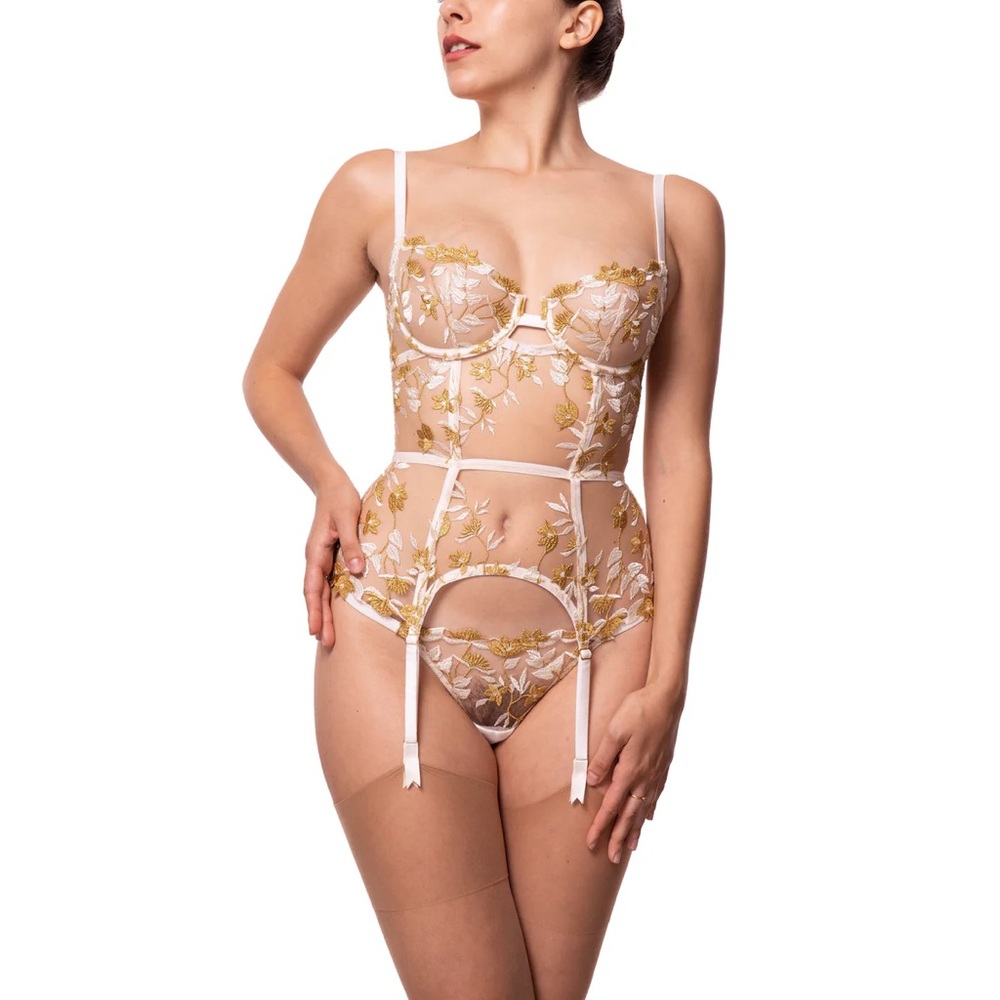 Studio Pia Soraya White Basque Size 5